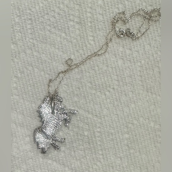 Unicorn Necklace 🦄 - Picture 5 of 8